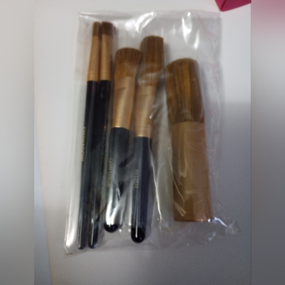 Signature club 5 piece makeup tools